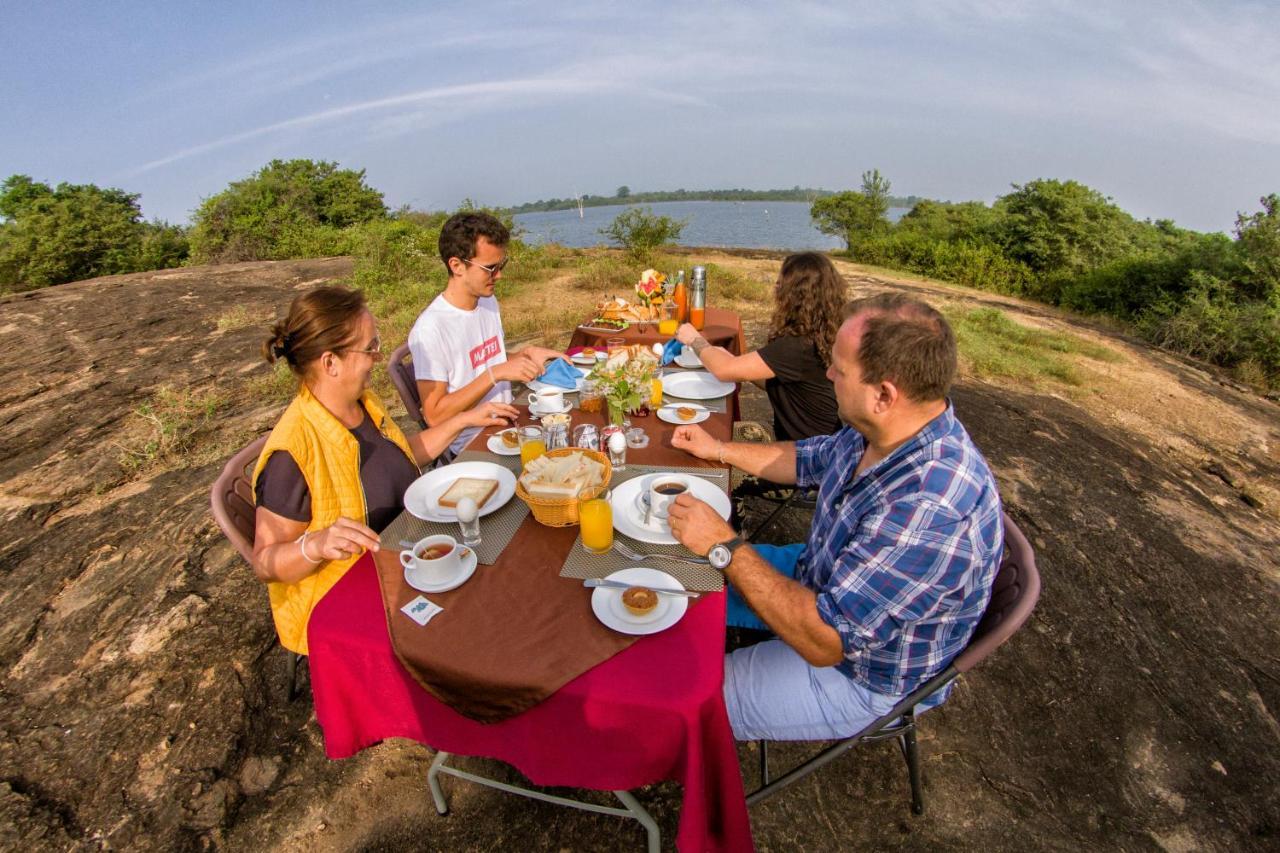Athgira River Camping - Udawalawe Dış mekan fotoğraf